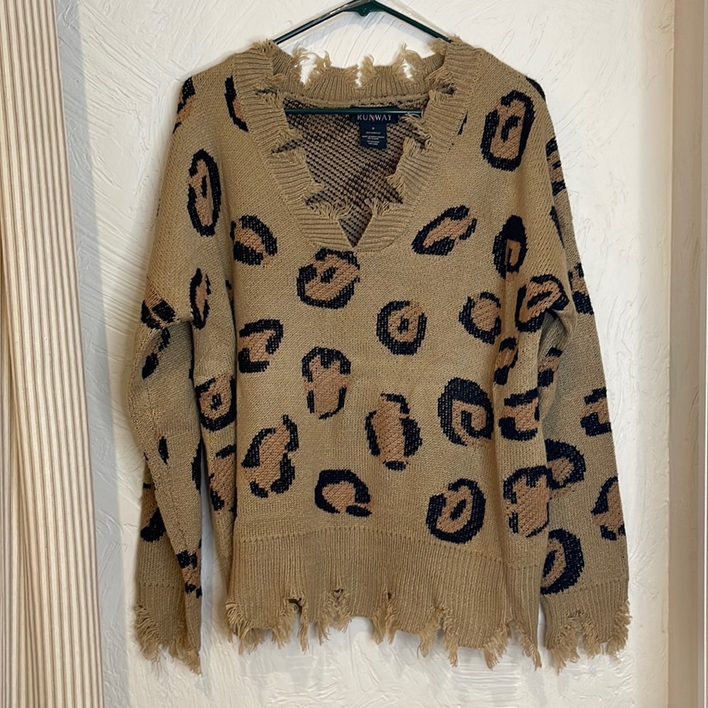 Runway leopard animal print shark bite distressed sweater size xl fits like L